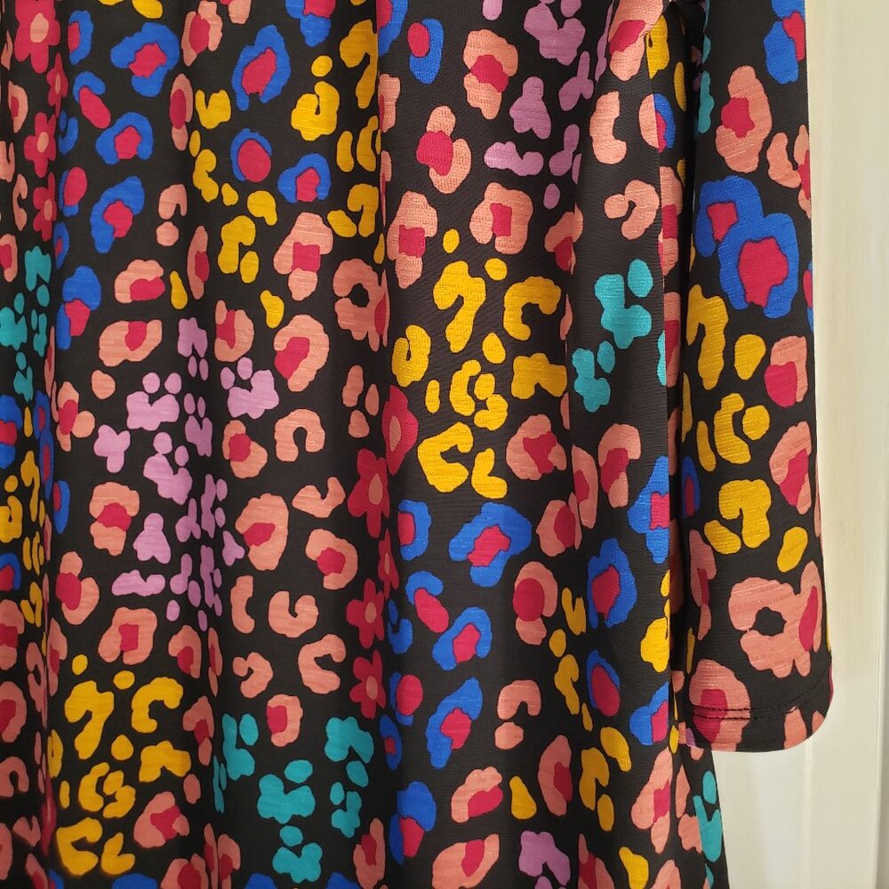 Dear Scarlett 3/4 Sleeve V-Neck Top - Picture 4 of 5